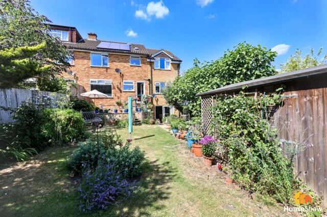 Properties In ! Telford Way, High Wycombe, 5 Bedroom Semi-detached