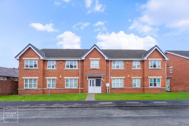 Oxford Street, Leigh, 2 Bedroom Apartment Oxford Street, Leigh, 2 Bedroom Apartment