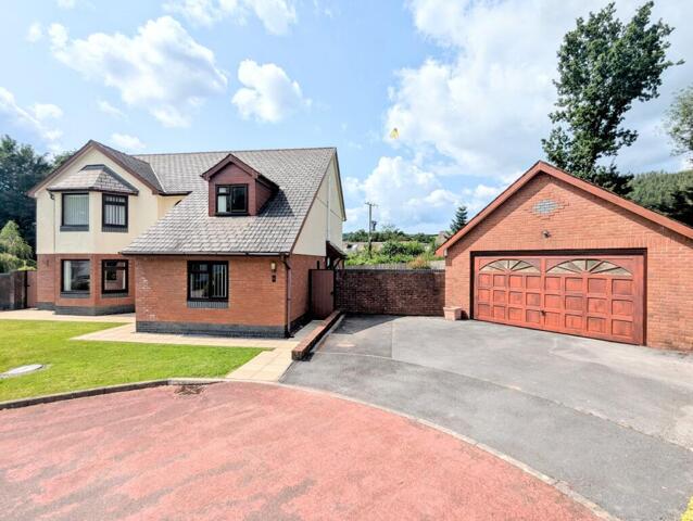 Bronwydd,carmarthen, 4 Bedroom Detached