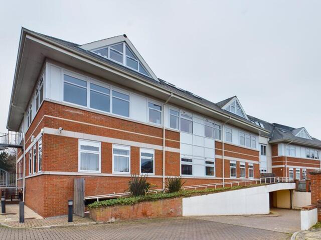 Chertsey, Surrey, Studio Flat For Chertsey, Surrey, Studio Flat For