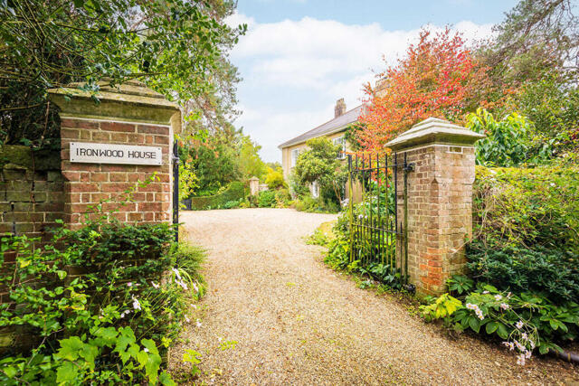 Slinfold, Clapgate Lane, Horsham, 5 Bedroom Detached