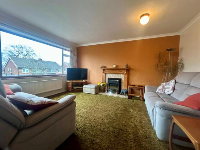 Crantock Drive, Heald Green, 3 Bedroom Town