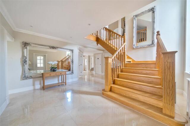 Starts Hill Road, Farnborough, 4 Bedroom Detached