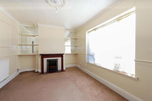 Sutton Court Road, Hillingdon, 3 Bedroom Semi-detached