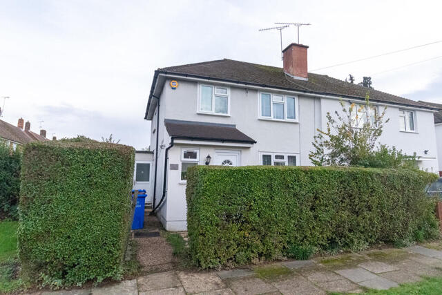 Priors Close, Farnborough, 3 Bedroom Semi-detached
