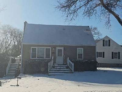 S Cornell Ave, Villa Park, Preforeclosure Single-family Home
