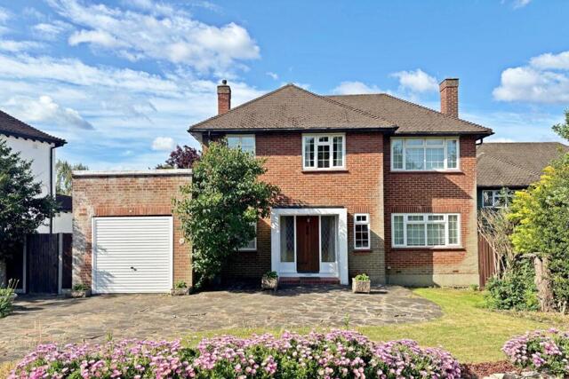 Kenwood Drive, Beckenham, 3 Bedroom Detached