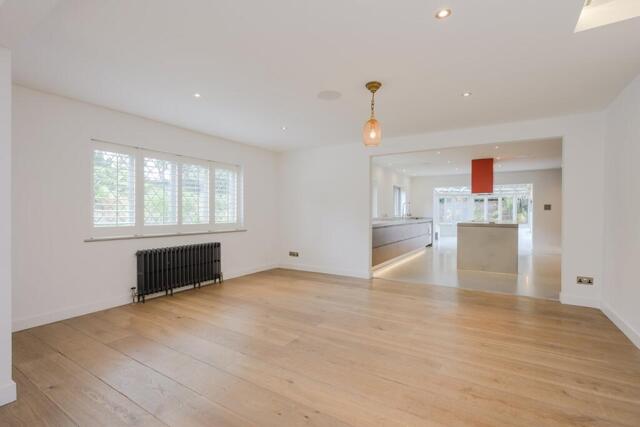 Fairfield Park, Cobham, 6 Bedroom Detached