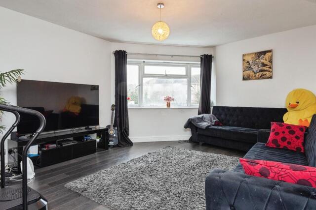 Lower Road, Loughton, 2 Bedroom Flat Lower Road, Loughton, 2 Bedroom Flat