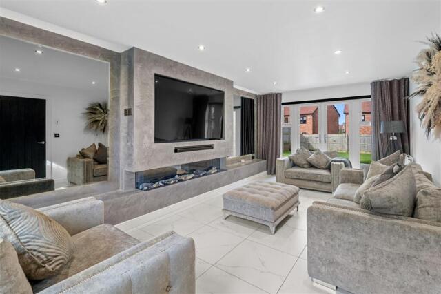 Fox Covert Close, Wynyard Woods, 4 Bedroom Detached