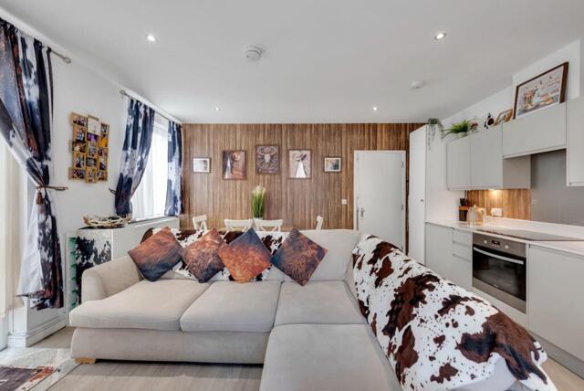 Hanworth Lane, Chertsey, 2 Bedroom Flat Hanworth Lane, Chertsey, 2 Bedroom Flat