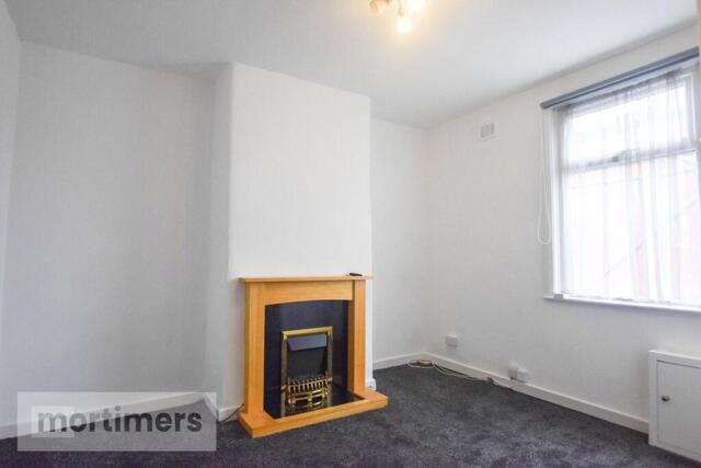 St. Georges Avenue, Blackburn, 2 Bedroom End