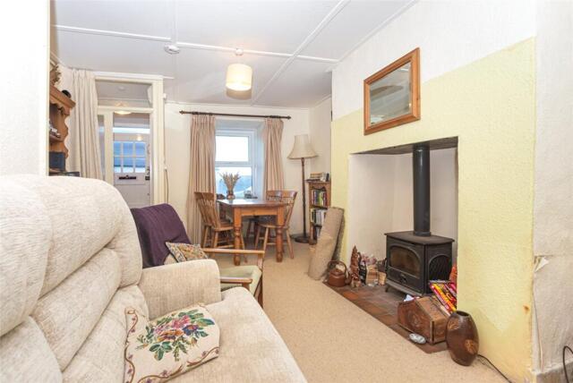 Clynnogfawr, Caernarfon, 2 Bedroom Terraced