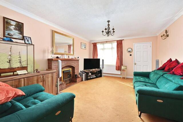Brewers Close, Farnborough, 4 Bedroom Semi-detached