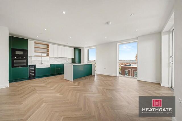 Lindley House, Silkstream, 3 Bedroom Flat