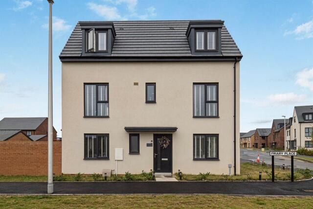Friary Place, Kingswood, 4 Bedroom Detached