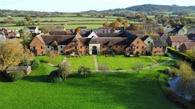 Motcombe, Motcombe Grange, Shaftesbury, 2 Bedroom Apartment