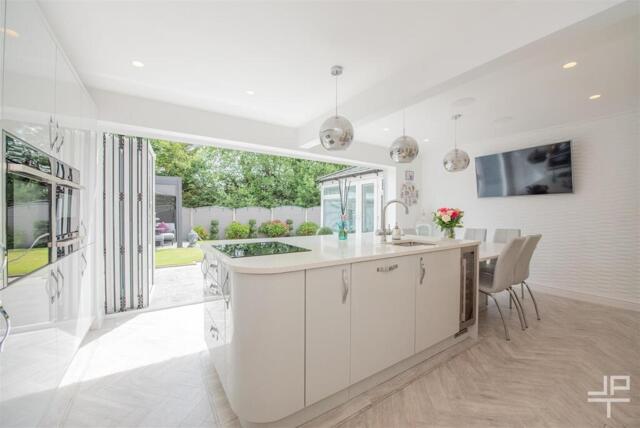 Priestfields, Leigh, 5 Bedroom Detached