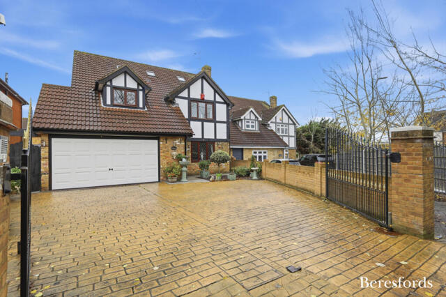 Pound Lane North, Laindon, 5 Bedroom Detached