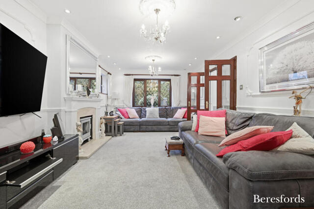 Pound Lane North, Laindon, 5 Bedroom Detached