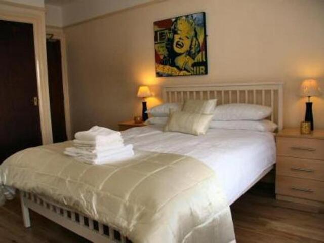 Ullet Road, Liverpool, Ullet Suites, Guesthouse/bed