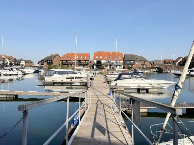 Shamrock Way, Hythe, 4 Bedroom Semi-detached