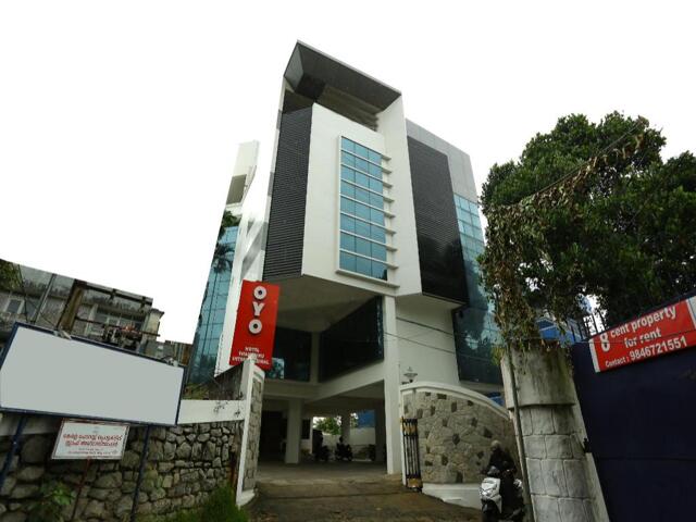 Near Railway Station, Manorama Road, Aristo Junction, Thiruvananthapuram, Oyo 9116 Thamburu
