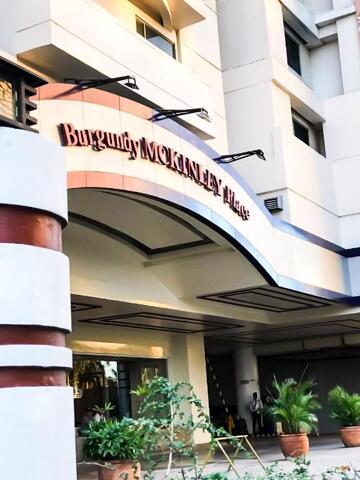Burgundy Mckinley Place Pacific Ave Asiaworld Marina Para Aque, Paranaque, Burgundy Serviced Apartme
