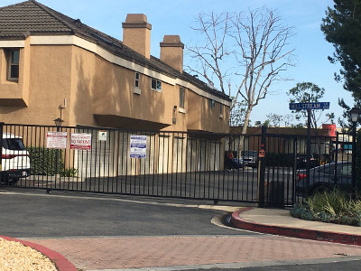 Woodlake Dr Unit,huntington Beach, Preforeclosure Condo In