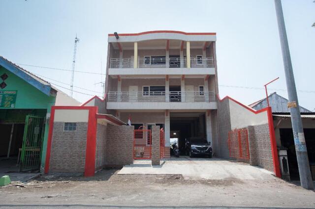 Jalan Mangkurejo No A,desa Kwangsan,sedati, Surabaya, Reddoorz Syariah@sedati, Guesthouse/bed