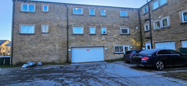 Old Clock Mill Court, Denholme, 2 Bedroom Flat
