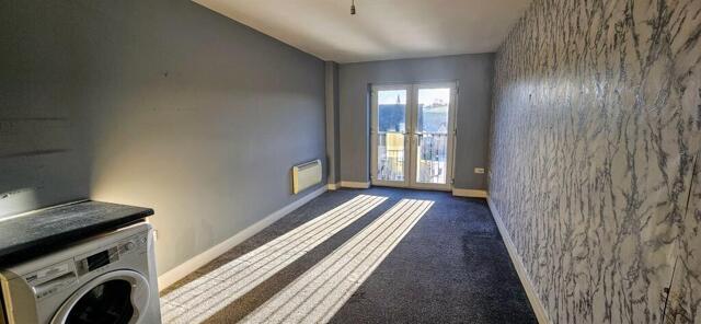 Old Clock Mill Court, Denholme, 2 Bedroom Flat