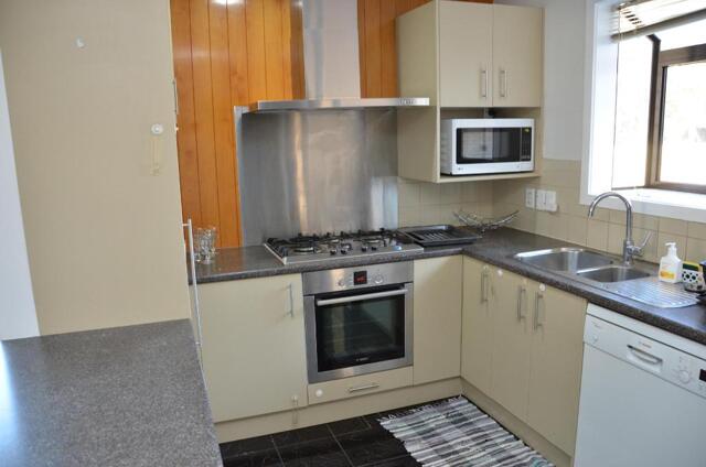 Latham Avenue, Auckland, Cozy Home