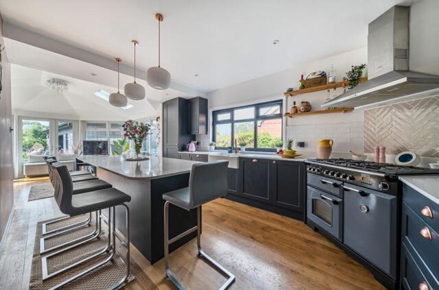 Treyarnon, Pinn Hill, 5 Bedroom Detached