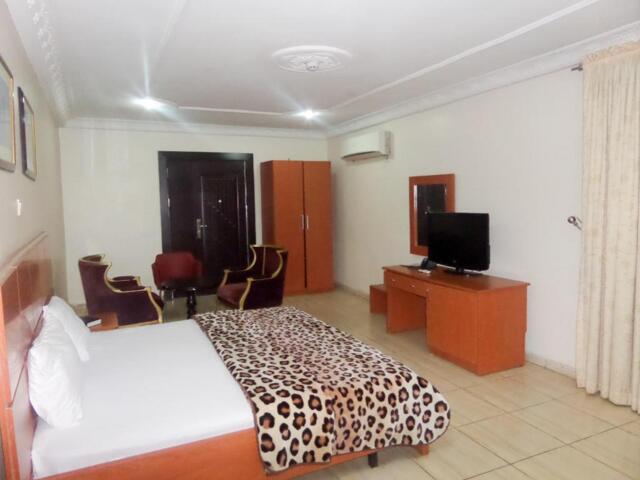?david ejoor, beside forte oil filling station, Apo, Abuja, Abuja, K-kryxtal Suites, Hotel
