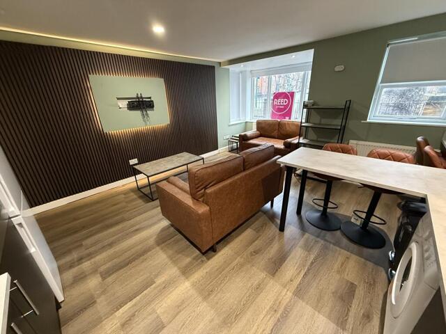 Chapel Court, Lenton, 4 Bedroom Flat