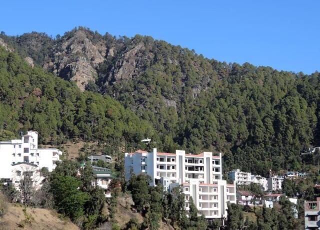 Ramgarh Road, Shyamkhet, Bhowali, Distt: Nainital, Nainital, Clarks Inn Bhowali