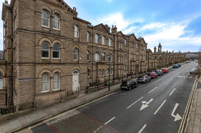 Sir Titus Salt Apartments,  Victoria Road, 2 Bedroom Flat