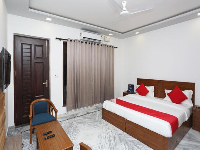 Sector,gurugram, Gurugram, Oyo Alarian Inn