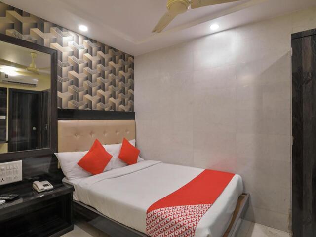 Lgc  -, Indira Nagar, Near Maharashtra Kata ,lbs Marg, Kurla (west), Mumbai, Oyo 5171 Hotel