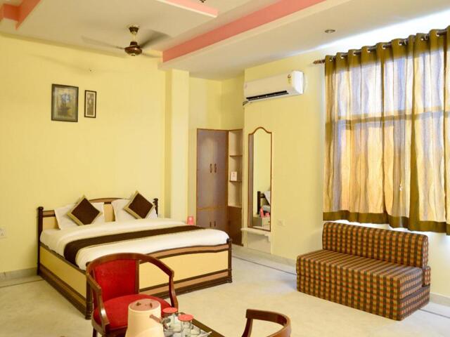 Hotel Mansarovar Palace, -, Aravali Marg, Mansarovar, Jaipur, Collection O 7238