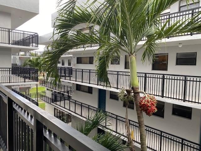 Ne Th St Apt F, Miami, Condo For Rent