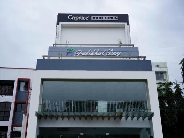 Caprice, Yuvajana Samajam Road, Panampilly Nagar, Kochi, Oyo Caprice Residency