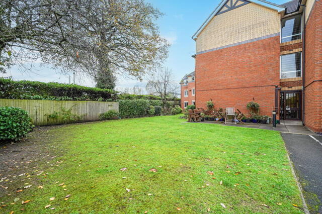 Aynsley Court, Union Road, 2 Bedroom Flat
