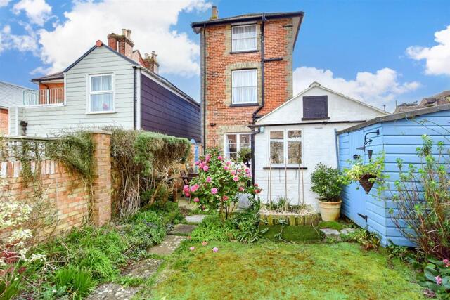 Bellevue Road, Cowes, 4 Bedroom Detached