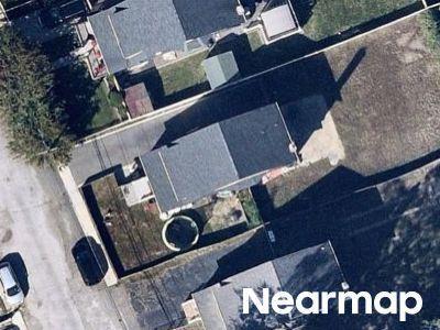 Chapman Pl, Bay Shore, Preforeclosure Multi-family Home