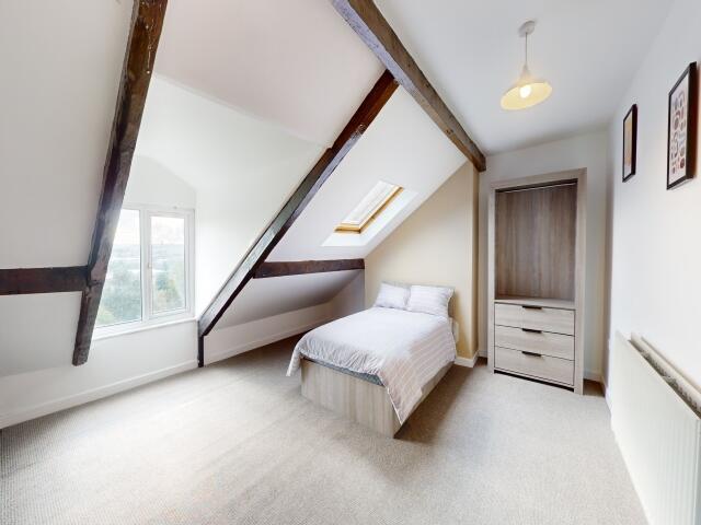 Moorland Avenue, Hyde Park, 4 Bedroom Apartment