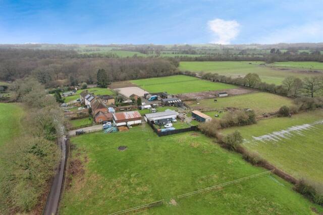 Hurst Lane, Charing Heath, 5 Bedroom Semi-detached