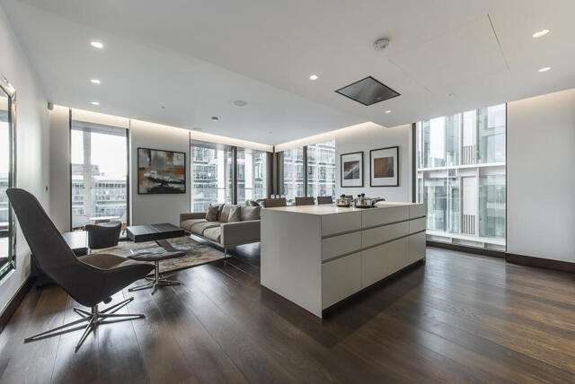 Kings Gate Walk, London, 2 Bedroom Flat