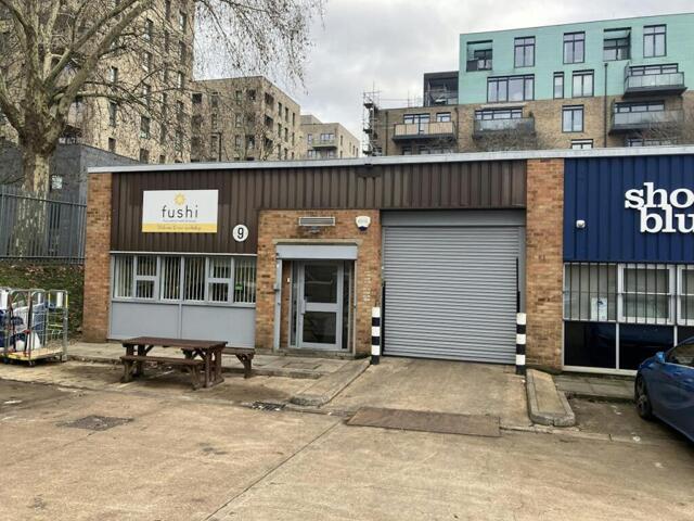 Unit  Roslin Square, Roslin Road, Warehouse To Lease